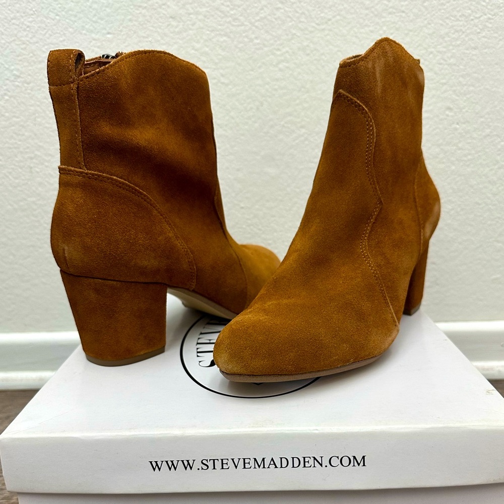 Steve Madden booties suede